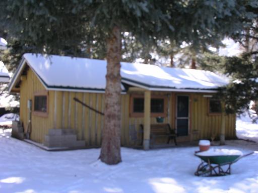 cabin10.JPG (28558 bytes)