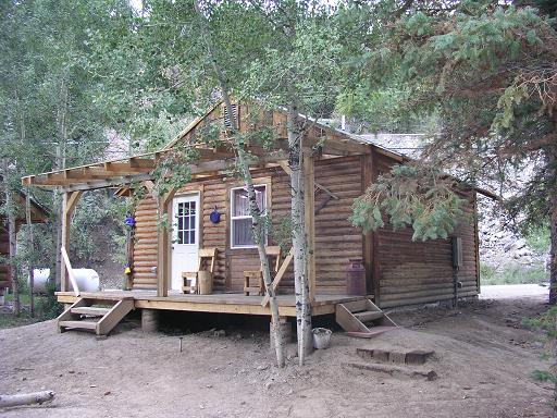 cabin18_Aug.JPG (63819 bytes)