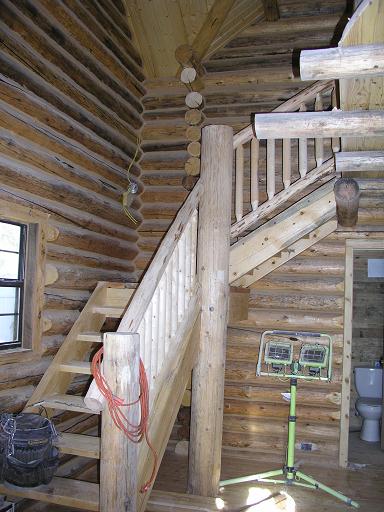 cabin23_new stairs.JPG (45480 bytes)