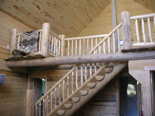 cabin25 -stair.JPG (64248 bytes)