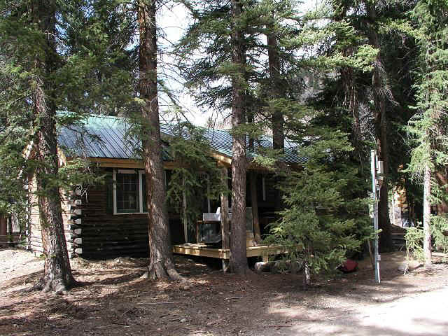 cabin28-clean.JPG (67155 bytes)