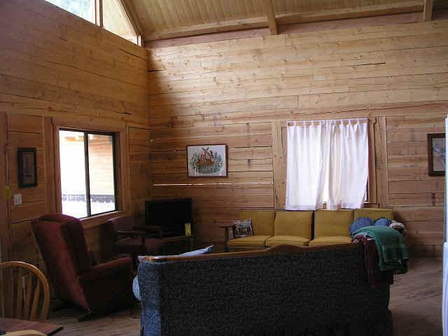 cabin30-den.JPG (54980 bytes)