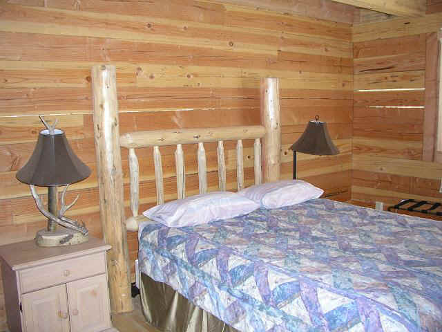 cabin37_BR11.JPG (67601 bytes)