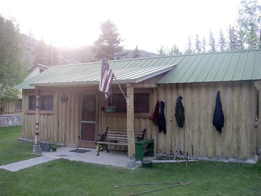 cabin_9.JPG (33687 bytes)