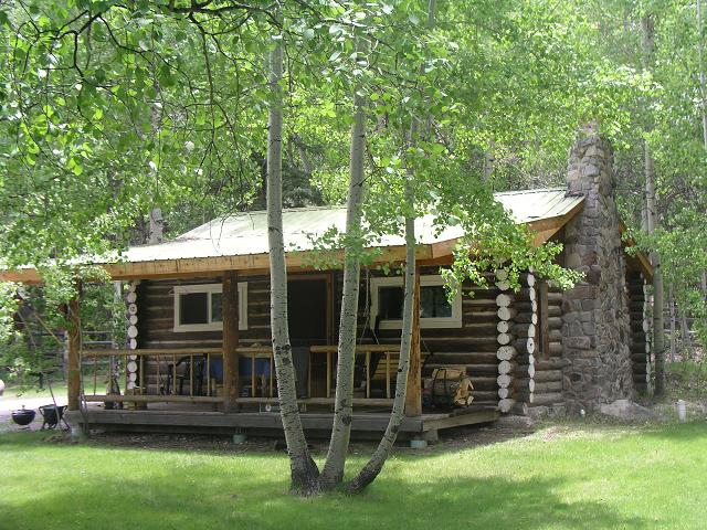 texan_cabin12.JPG (89760 bytes)