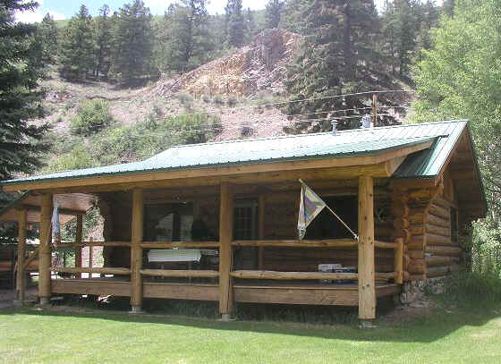 texan_cabin17E.JPG (86074 bytes)