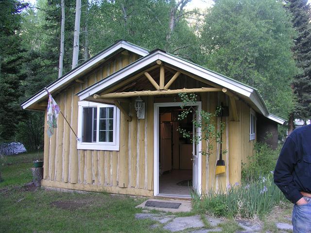 texan_cabin6.JPG (80912 bytes)